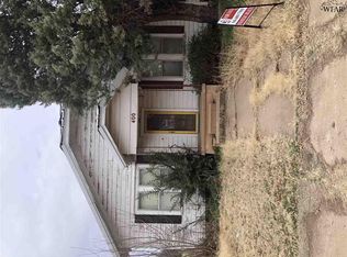 400 W 3rd St, Quanah, TX 79252