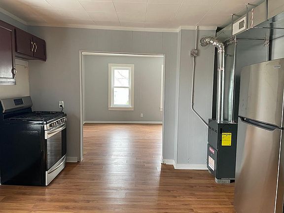 2nd image of 1006 N Hickory St #2N