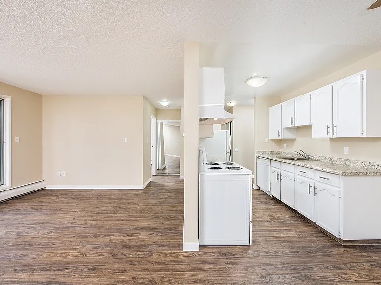 4302 C 43rd St — Photo 16