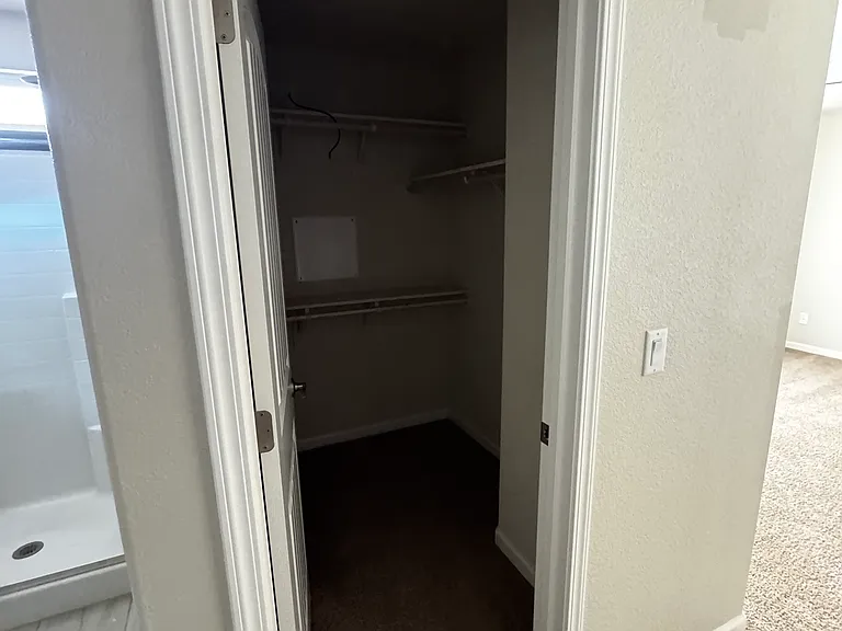 1114 Drake Way — Photo 21