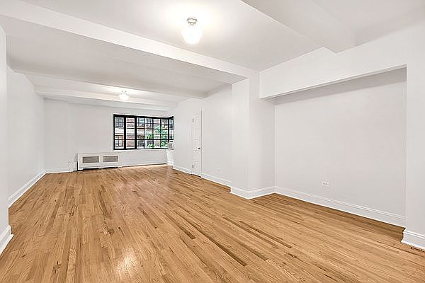 1st image of 307 E 44th St APT 322