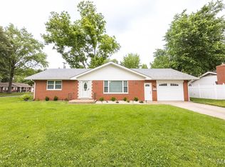 417 W Poplar St, Mascoutah, IL