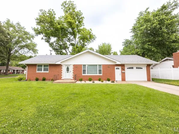 417 W Poplar St, Mascoutah, IL 62258