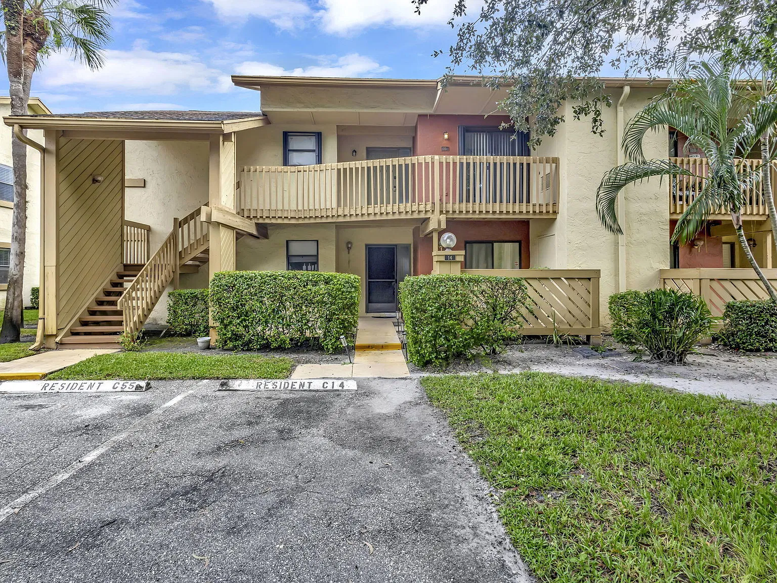 2 bed, 2.0 bath, 1180 sqft, $2,200 — Photo 2