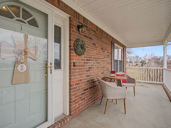 4th image of 397 Canaan Rd