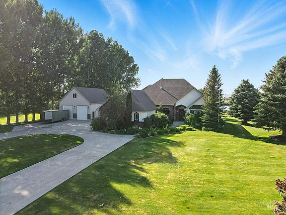 2nd image of 974 W Riverview Dr
