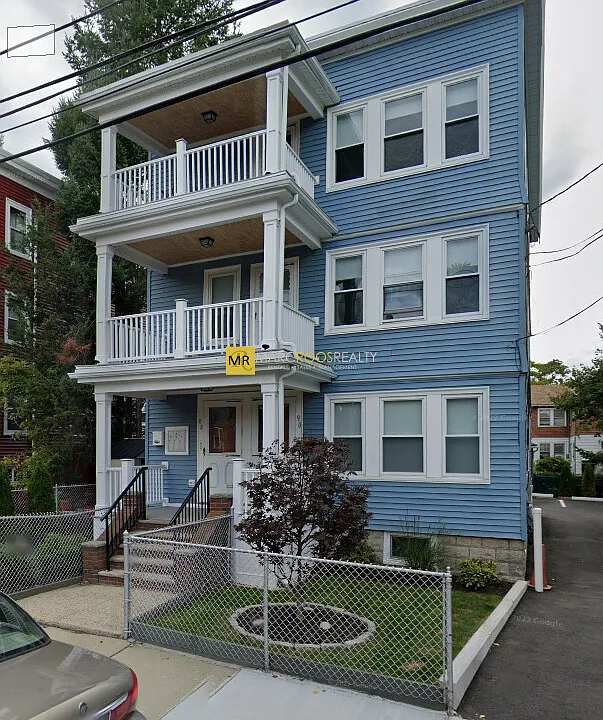 88 Beechcroft St #2