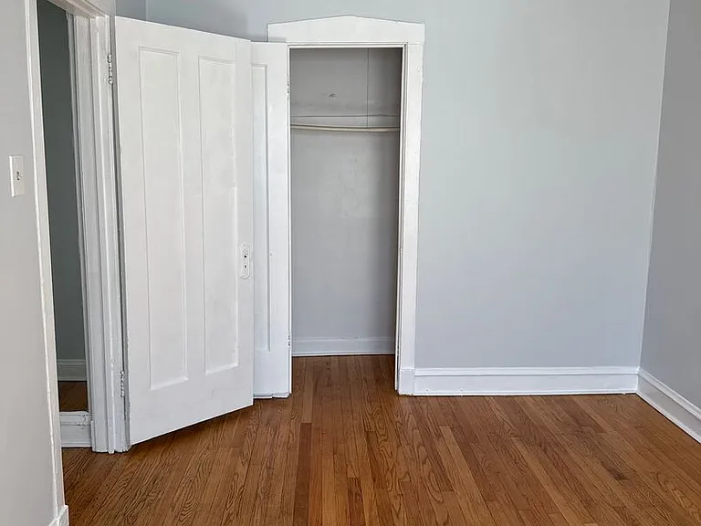 SPACIOUS 2 BEDROOM APARTMENTS AVAILABLE — Photo 67