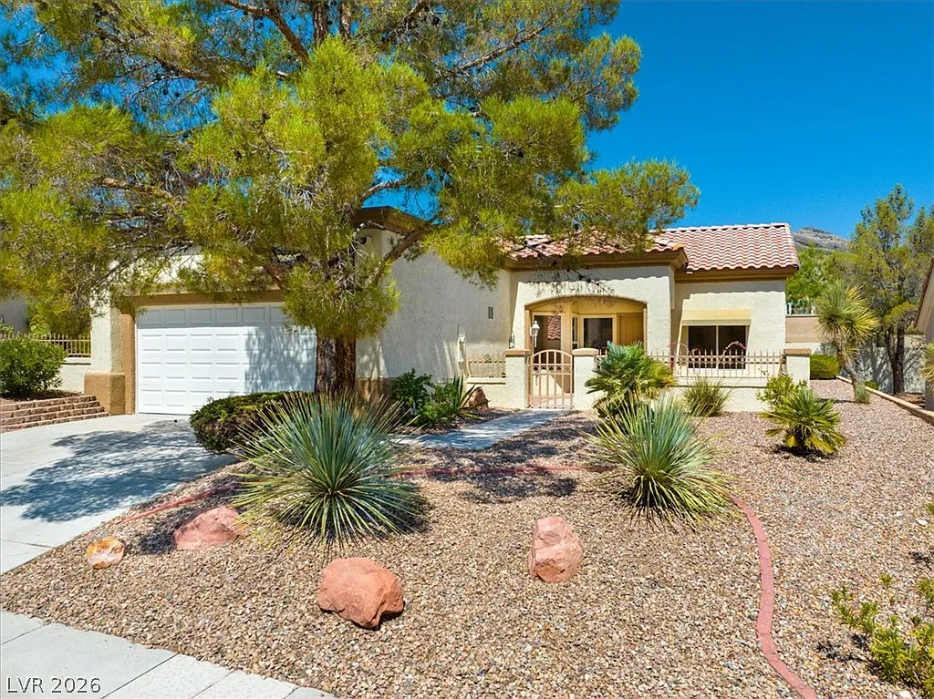 2 bed, 2.0 bath, 1220 sqft, $2,250 — Photo 2