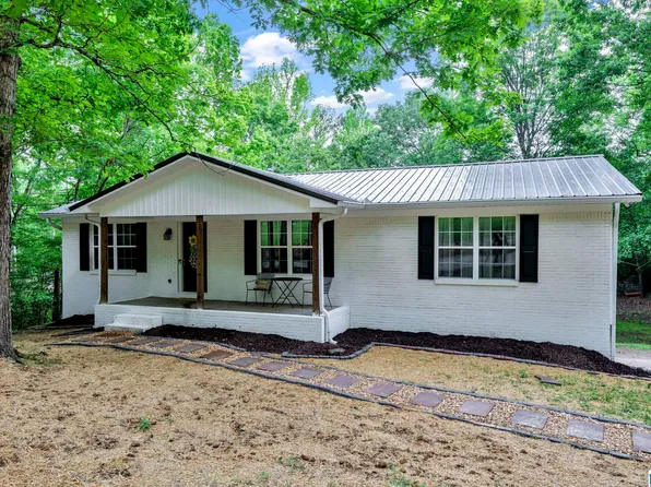 324 Valley Ln, Warrior, AL 35180