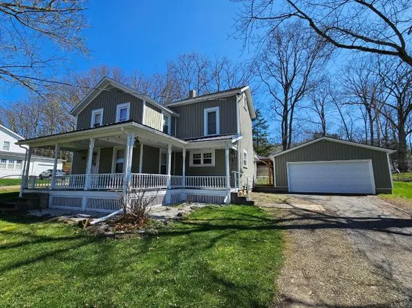 304 Edgewood Pl #10, Warren, PA 16365