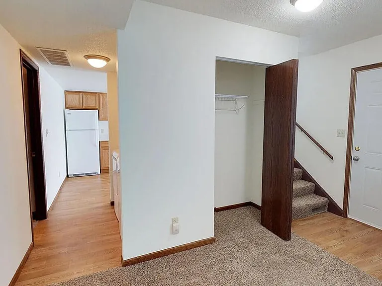 Winchester Apartments & Townhomes — Photo 10