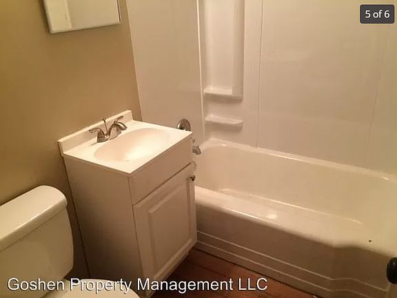 1132 N Green Bathroom_09042024