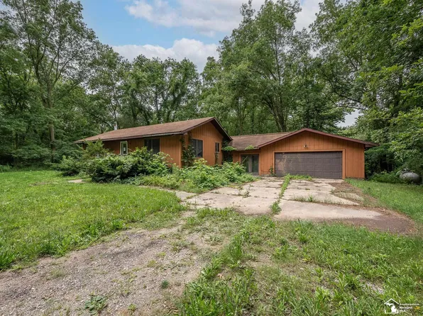 2489 Saline River Rd, Dundee, MI 48131