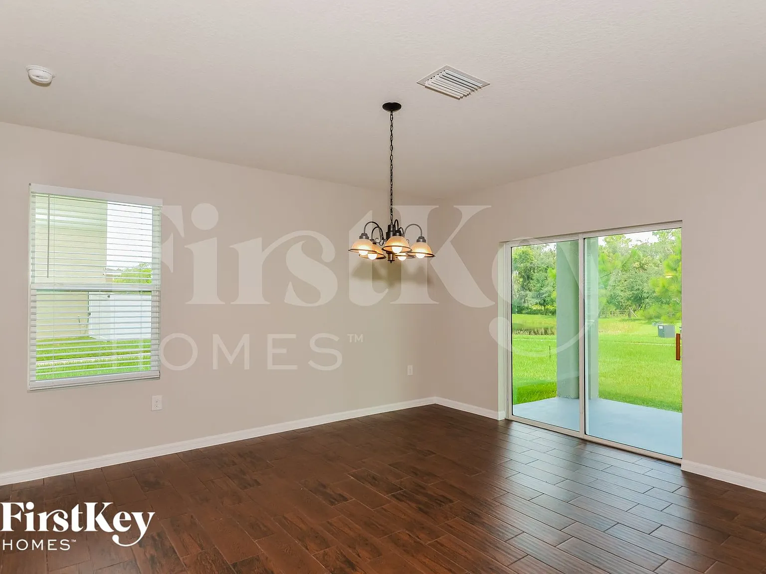 4 bed, 2.5 bath, 2260 sqft, $3,885 — Photo 4