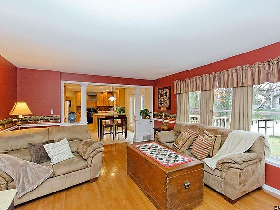 4th image of 35 Jamison Dr