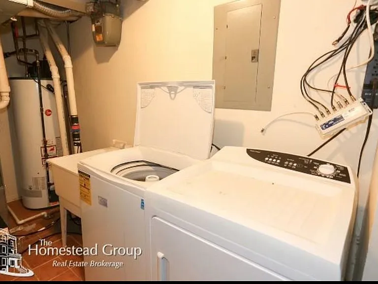 in-unit washer/dryer