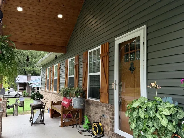 906 Virginia Ave, Chatsworth, GA 30705