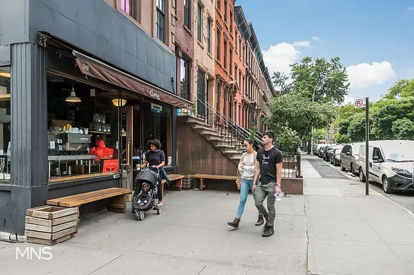 Rented by MNS | media 20