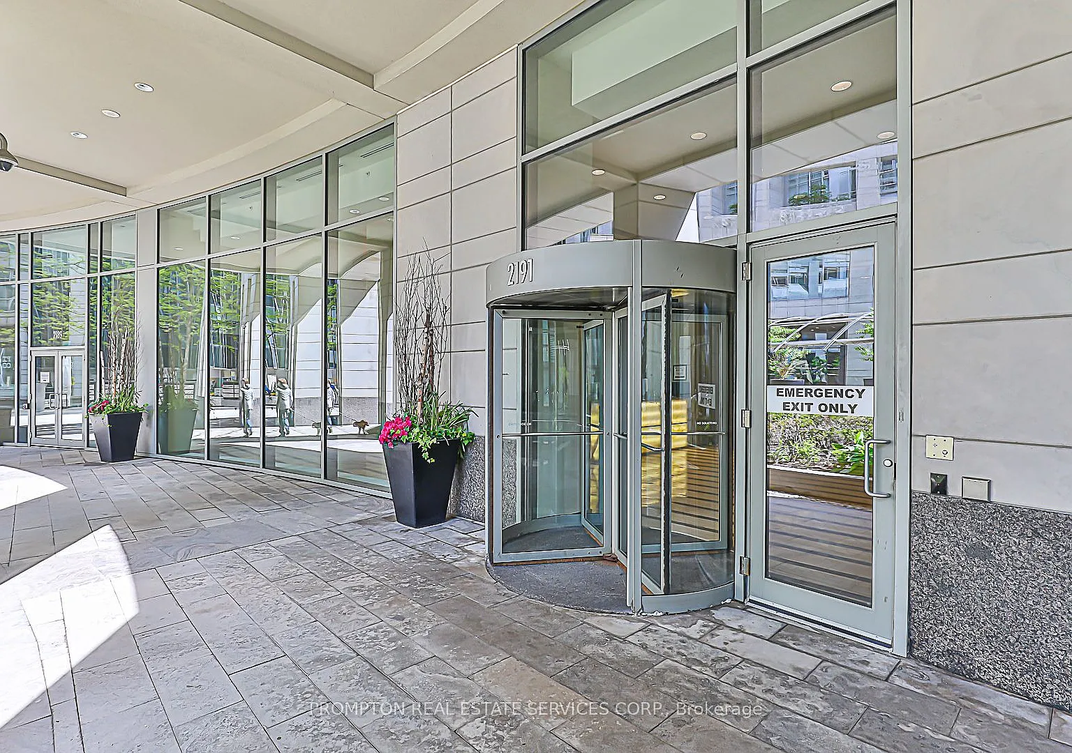 3 bed, $3,850 — Photo 4