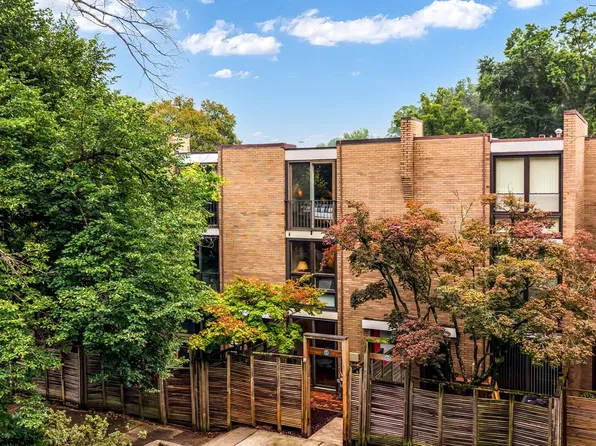 11471 Washington Plz W, Reston, VA 20190