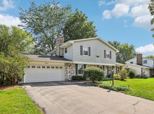 2027 Laura Ln, Waukesha, WI 53186
