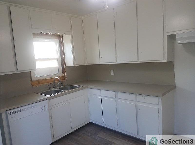 1st image of 1132 SW 50th St