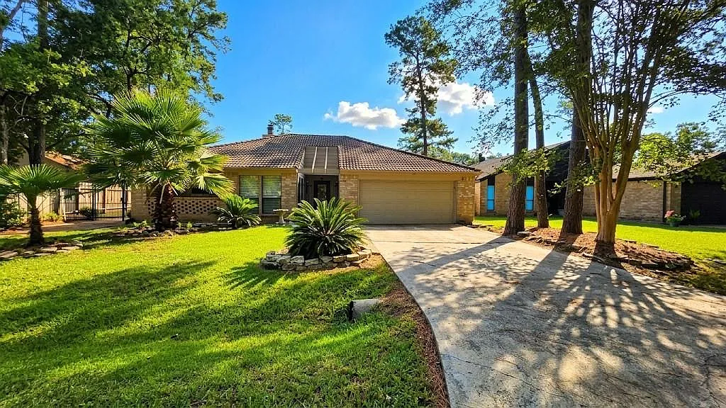 3 bed, 2.0 bath, 1840 sqft, $2,000 — Photo 3