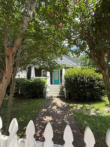 1724 Hawthorne Ln Photo 1
