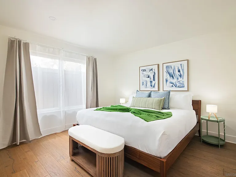 2452 Azure Coast Dr — Photo 31