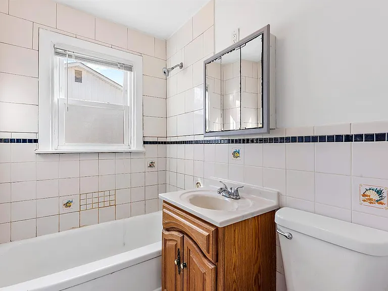 4222 Park Ave — Photo 9