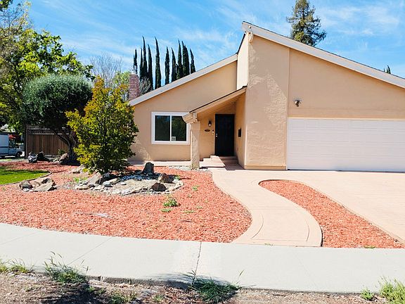 2nd image of 313 Oakberry Way