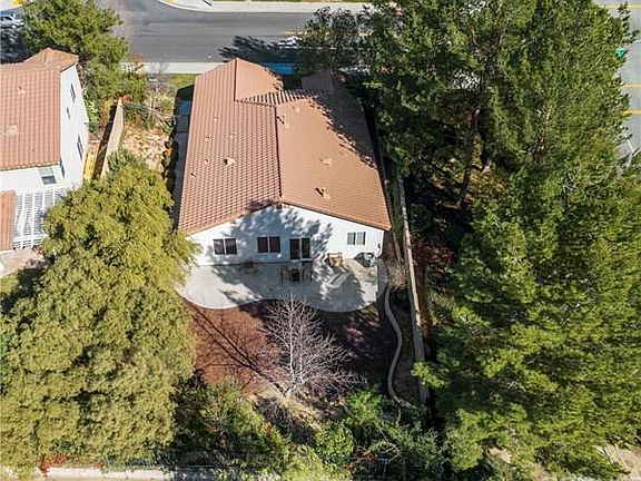 5th image of 29609 Cambridge Ave
