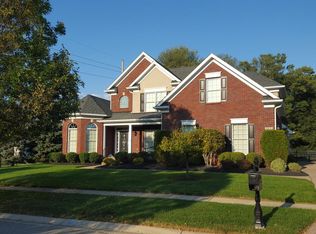 8815 Summit Ridge Dr, Louisville, KY 40241