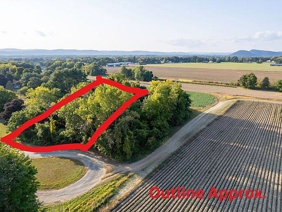 5th image of 18 Cold Spring Ln