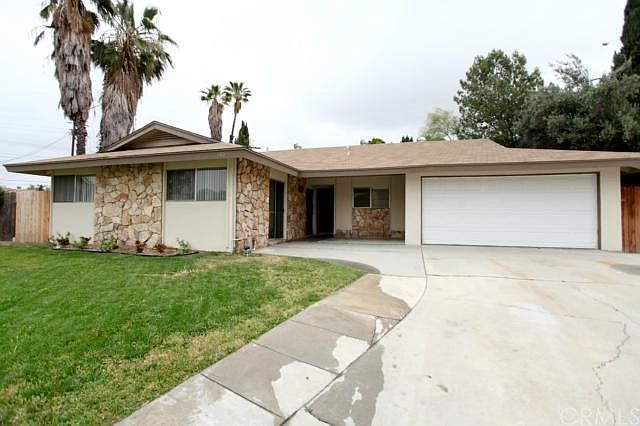 1st image of 680 Vista De Loma