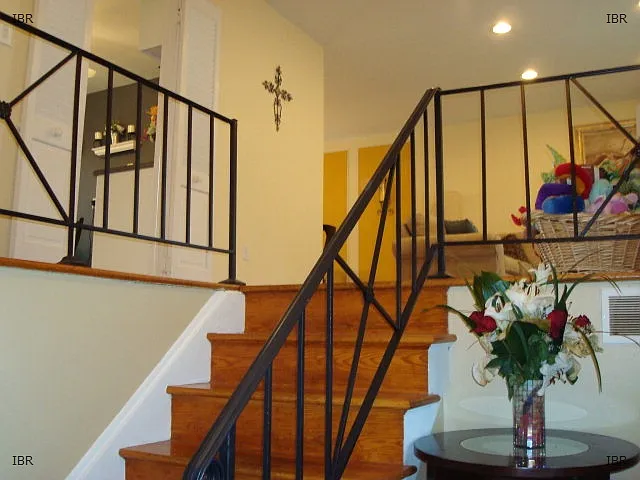 115 Birchwood Dr — Photo 3