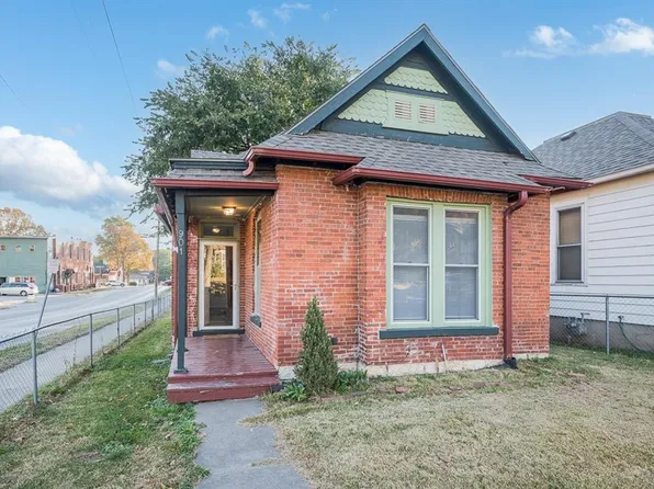 901 Columbia Ave, Leavenworth, KS 66048