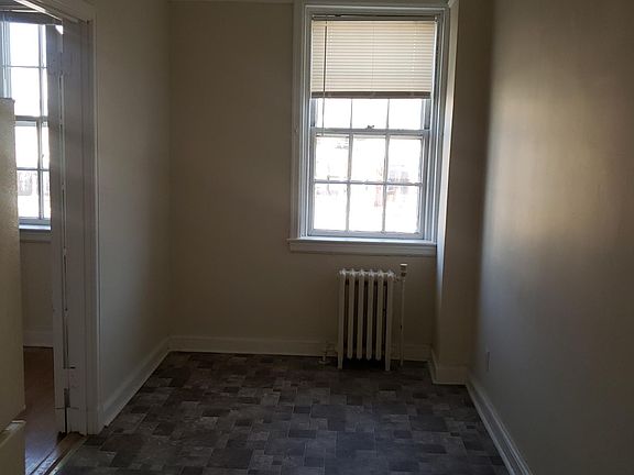 5th image of 11 S Lake Ave #204