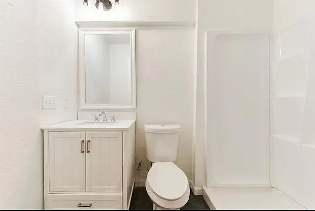 12213 Sylvester Dr — Photo 34