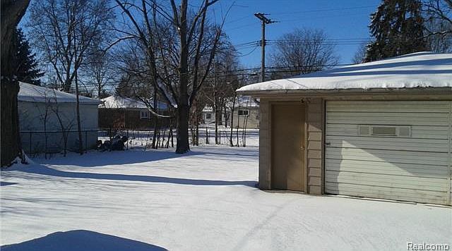 2nd image of 1837 Helen St