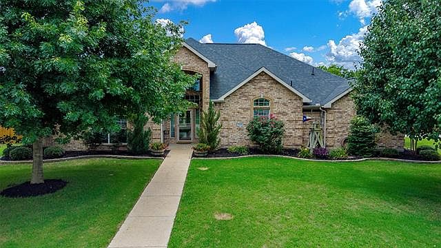 1st image of 506 Kings Creek Dr