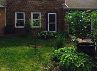 1479 Oxford St, Carol Stream, IL 60188