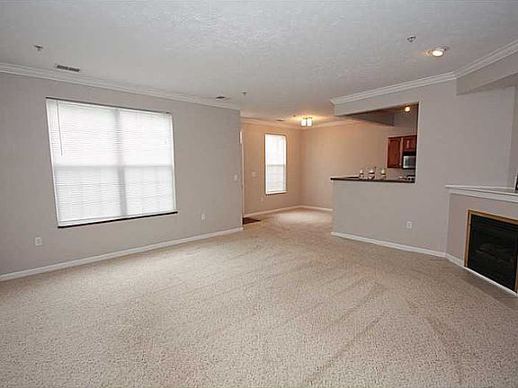 3rd image of 904 Sonie Dr