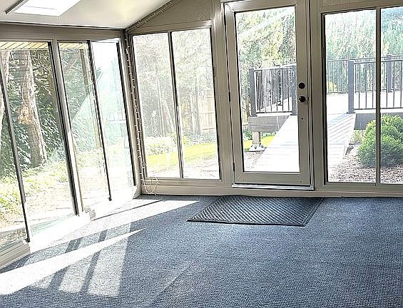 5th image of 5041 S 72nd St
