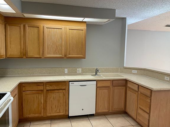 3rd image of 13456 Gallant Fox Cir W