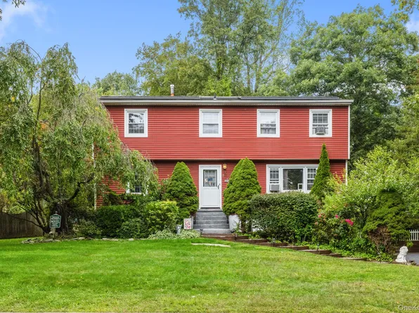 2 Fawn Ridge Court, Harriman, NY 10926