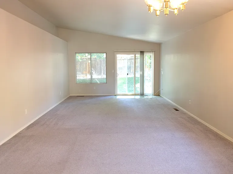 4575 Goodwin Rd — Photo 4