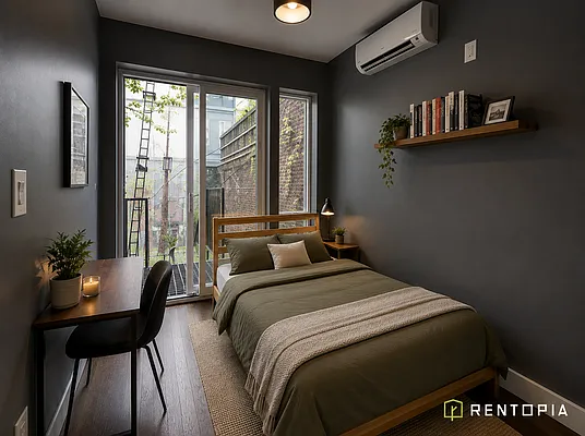 Bedroom, photo 2