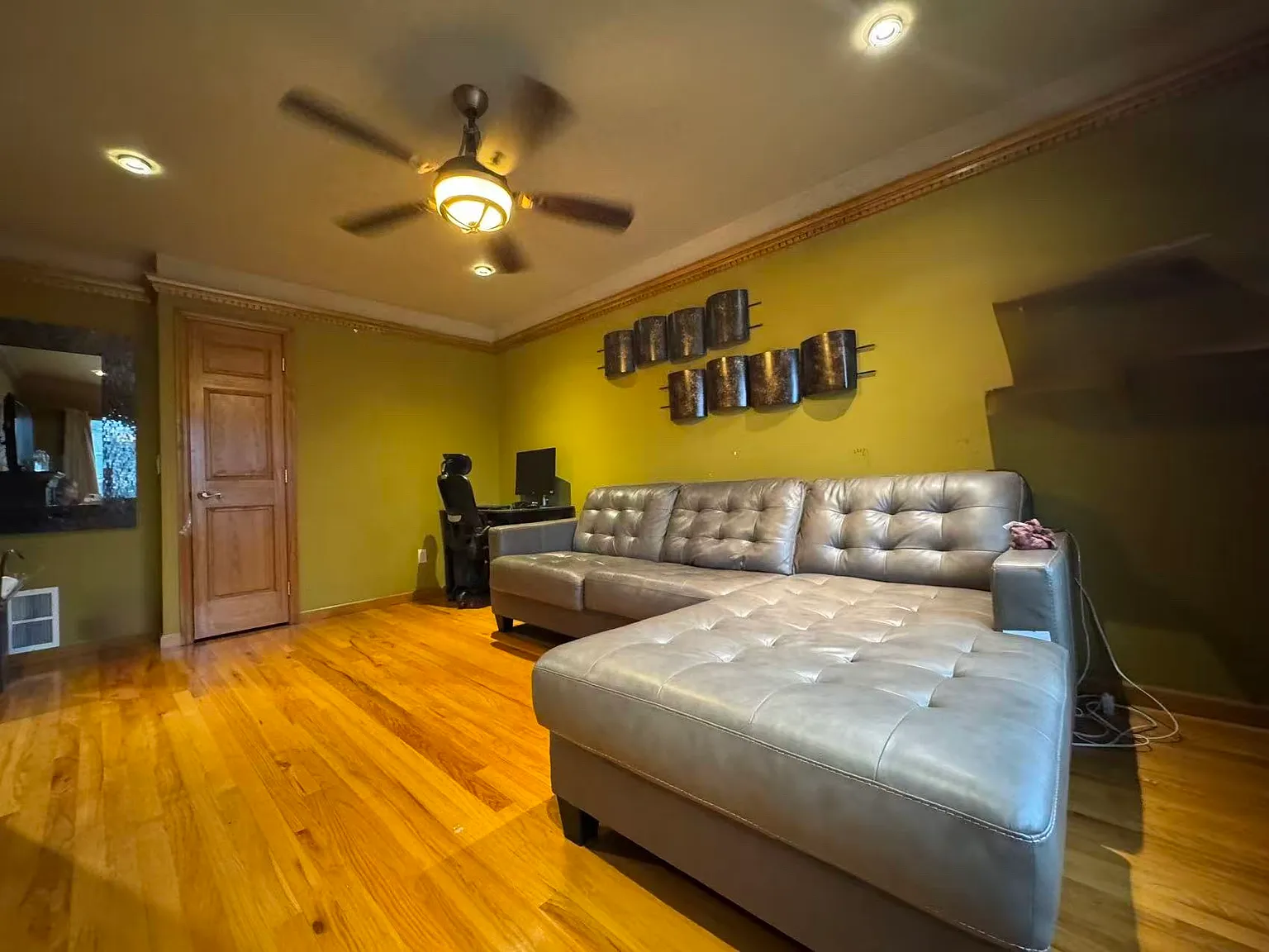 2 bed, $2,500 — Photo 2